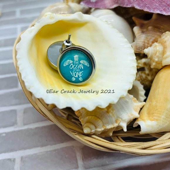 Hand Crafted 12 mm Sea Turtle stud earrings - Picture 4 of 7